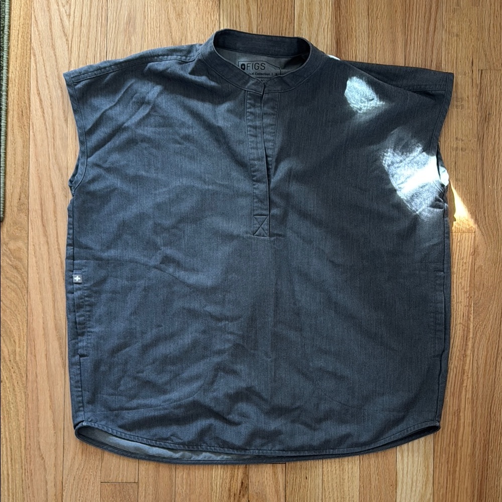 Figs Scrub Top size small